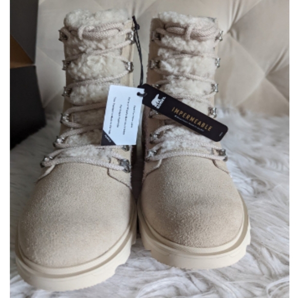 Sorel Boots - Picture 3 of 16